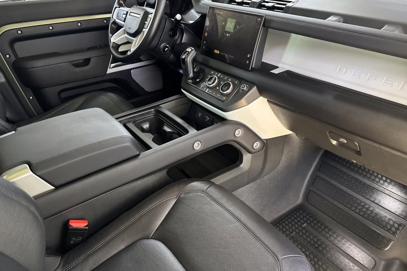 Thumbnail: 2024 Land Rover Defender - 18