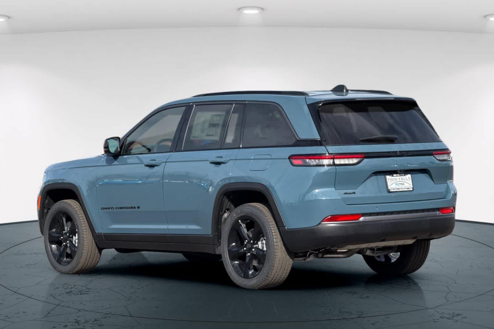 Thumbnail: 2026 Jeep Grand Cherokee - 8