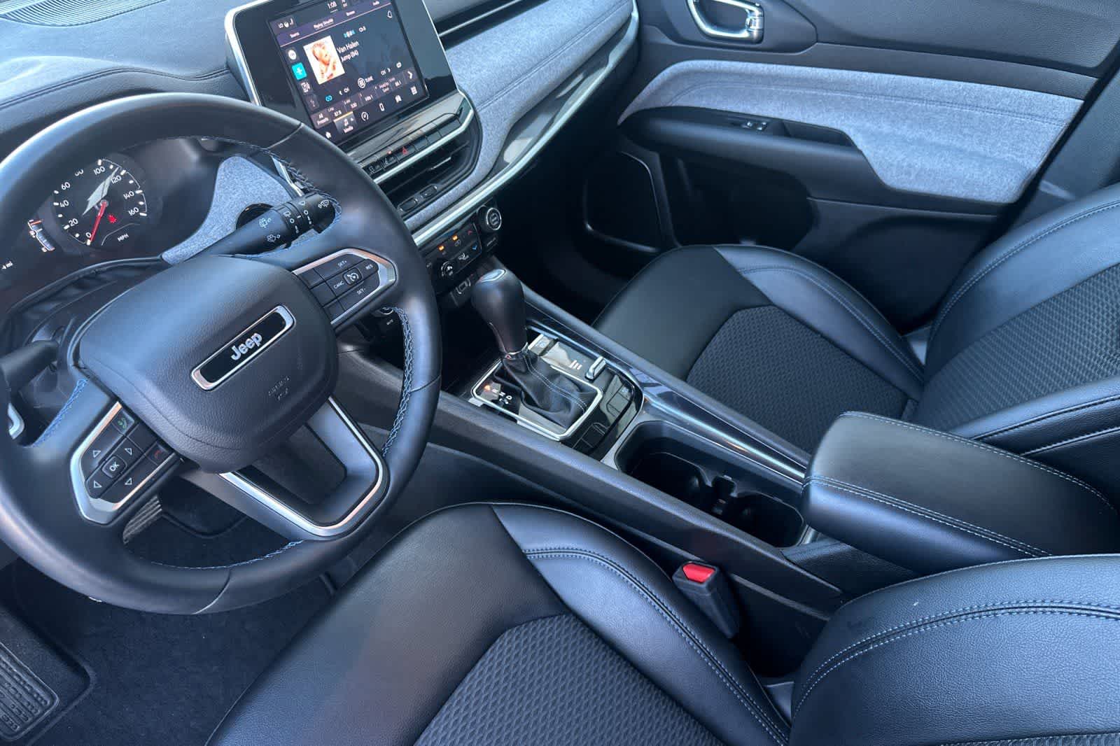 Thumbnail: 2022 Jeep Compass - 11