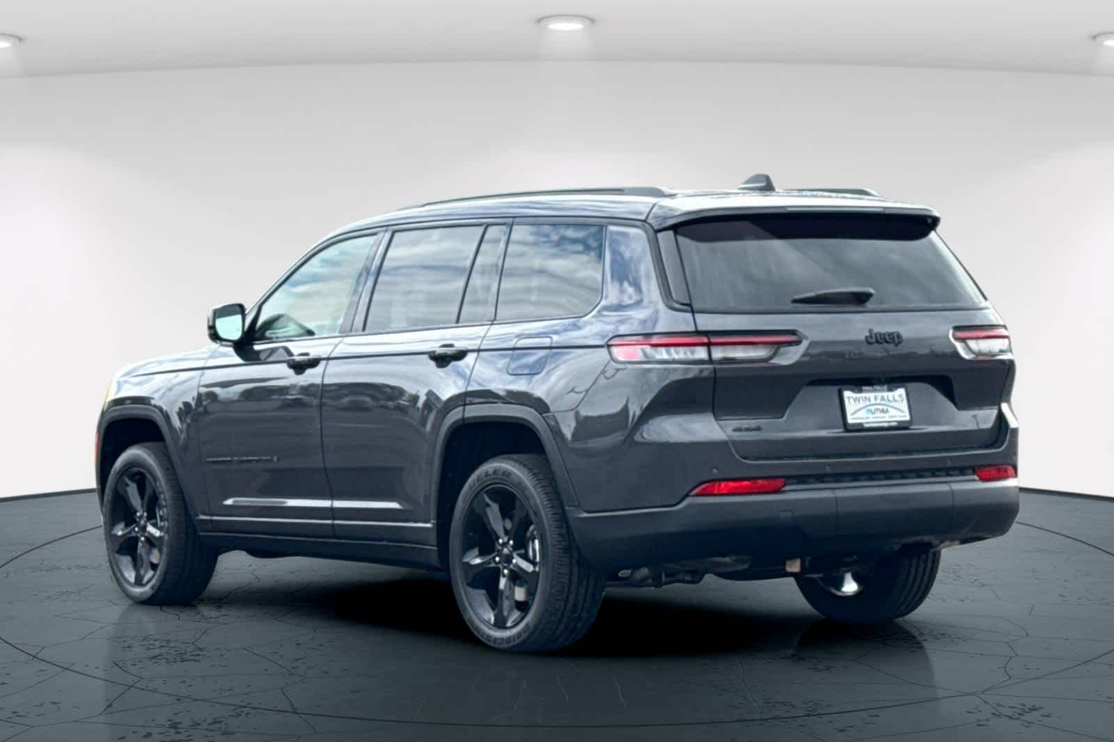 Thumbnail: 2025 Jeep Grand Cherokee - 8