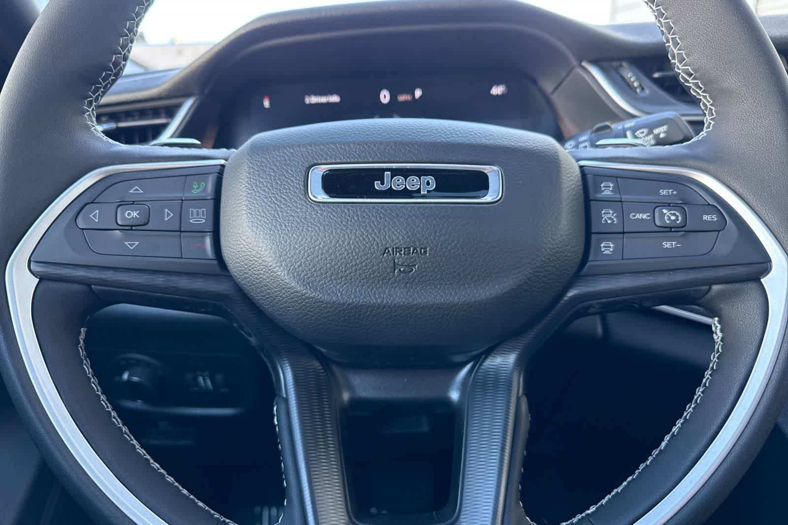 Thumbnail: 2025 Jeep Grand Cherokee - 25