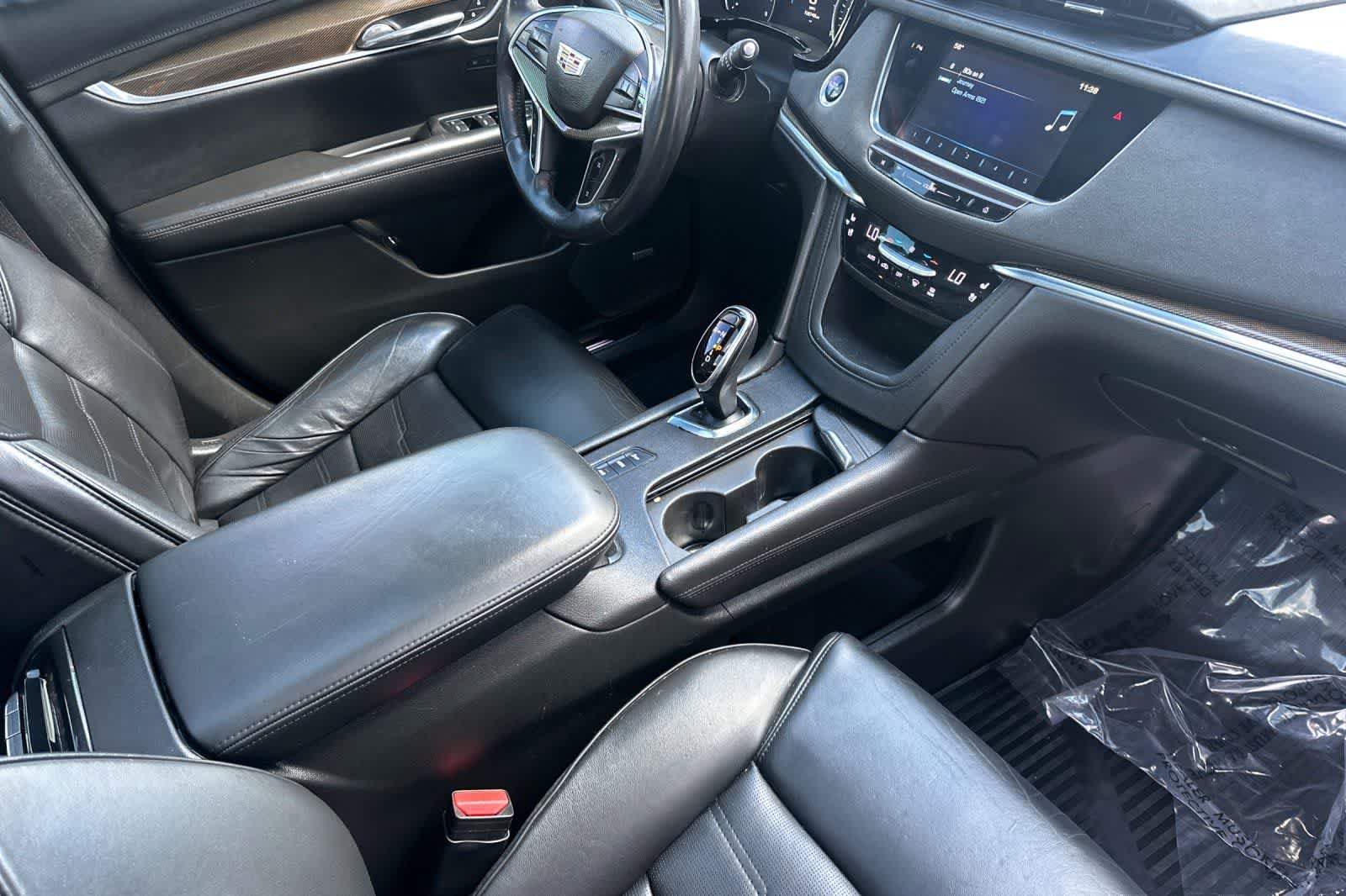 Thumbnail: 2017 Cadillac XT5 - 17