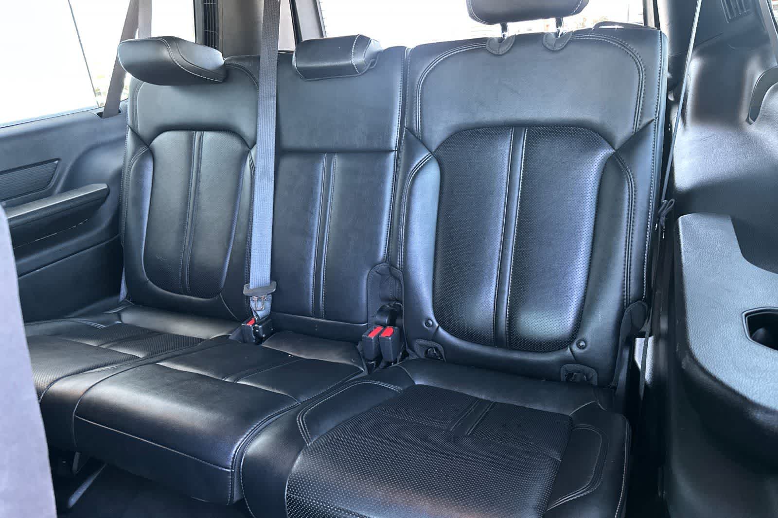 Thumbnail: 2023 Jeep Wagoneer - 16