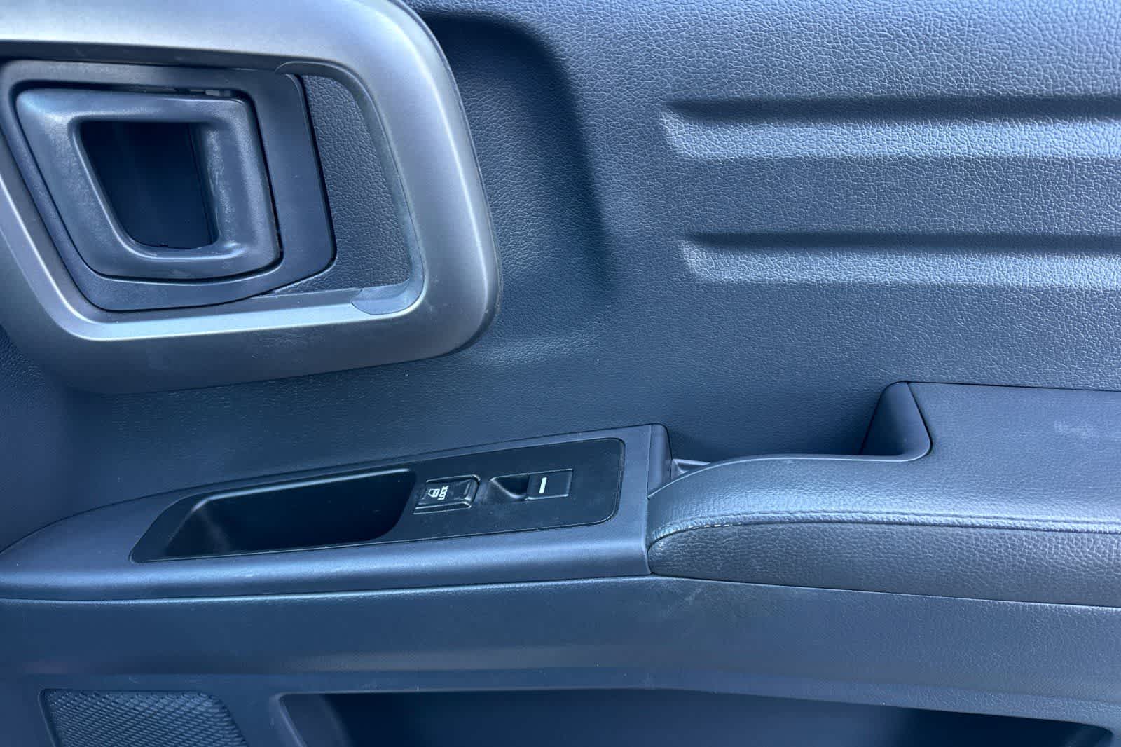 Thumbnail: 2010 Honda Ridgeline - 18