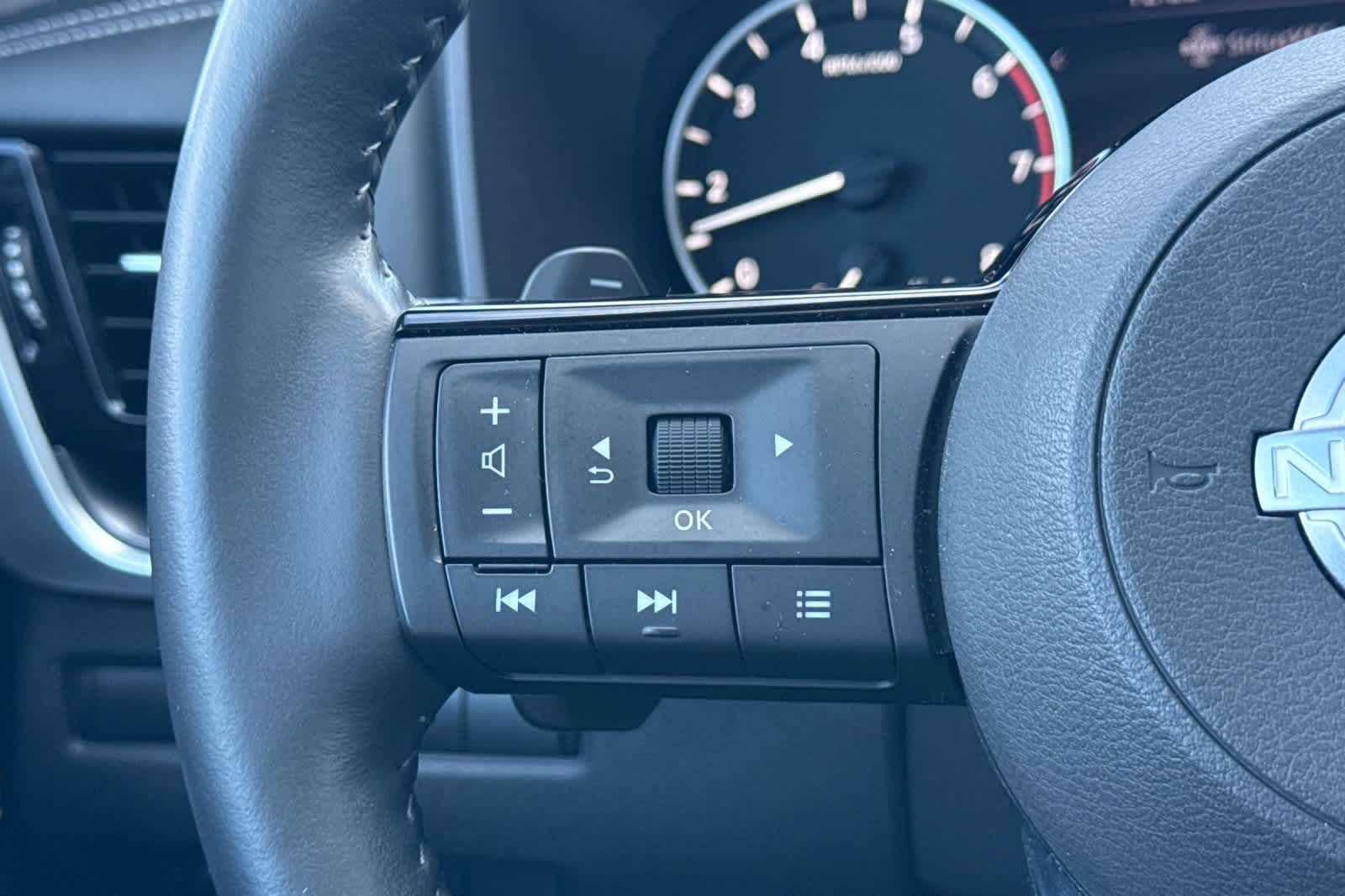 Thumbnail: 2022 Nissan Rogue - 26