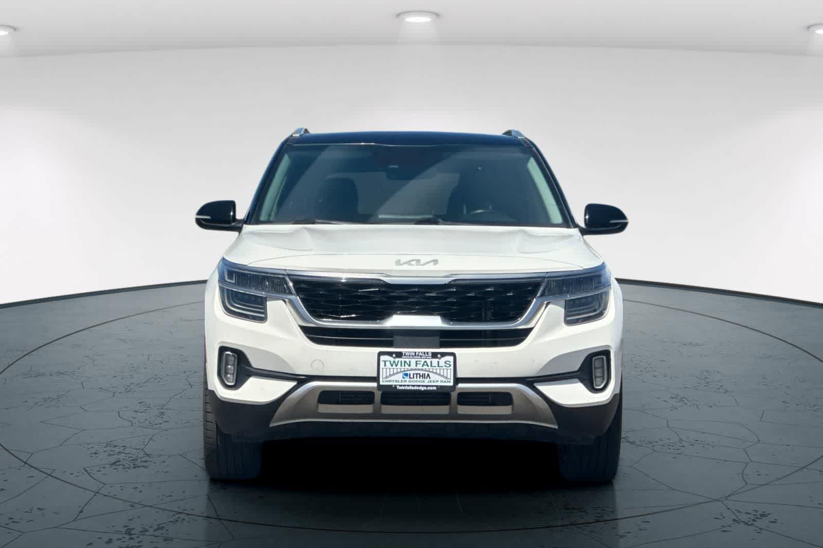 Thumbnail: 2023 Kia Seltos - 9