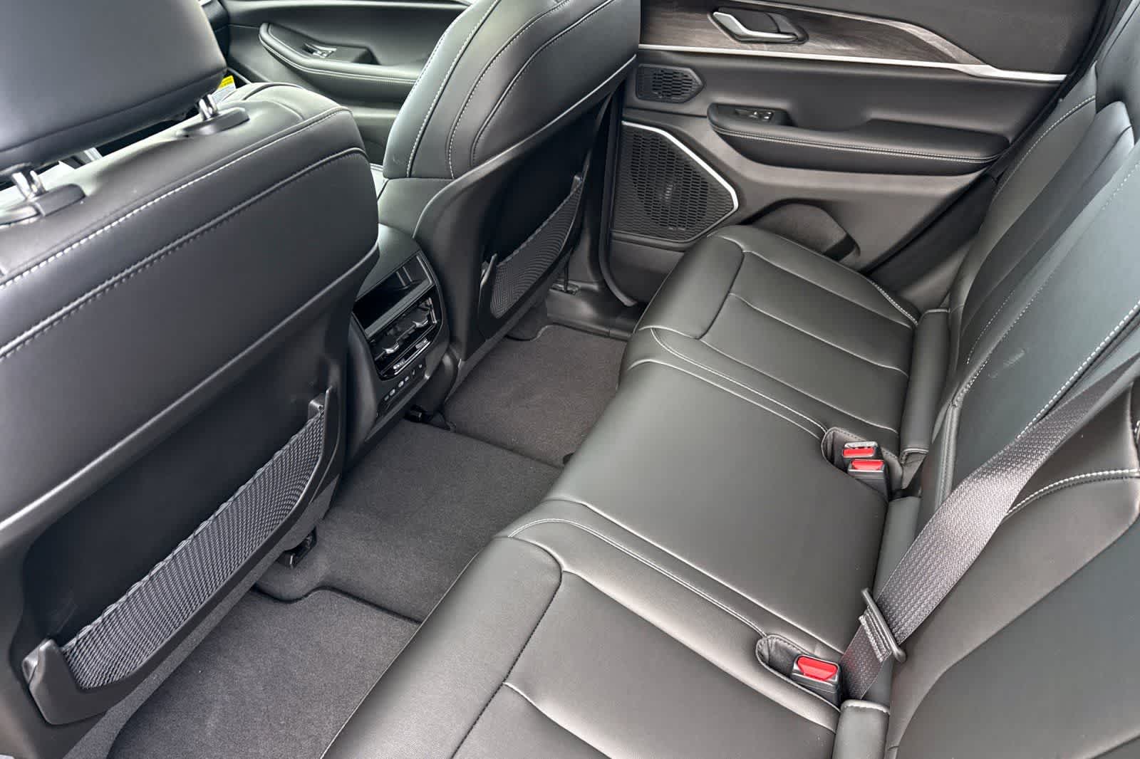 Thumbnail: 2026 Jeep Grand Cherokee - 4