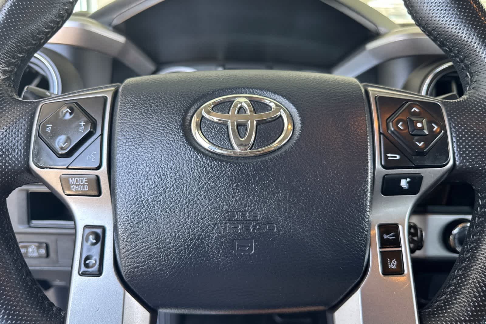Thumbnail: 2018 Toyota Tacoma - 22