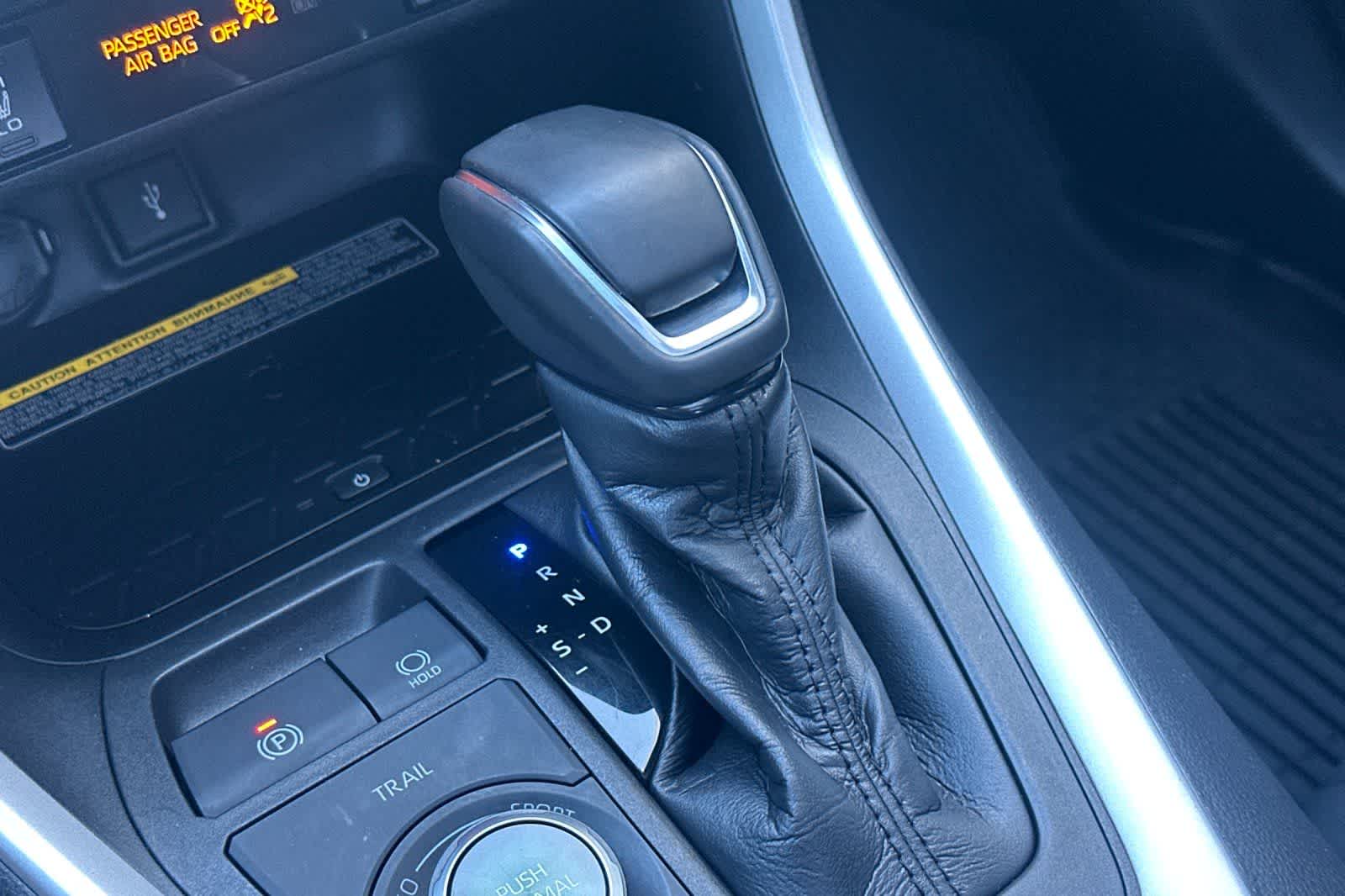 Thumbnail: 2021 Toyota RAV4 - 24