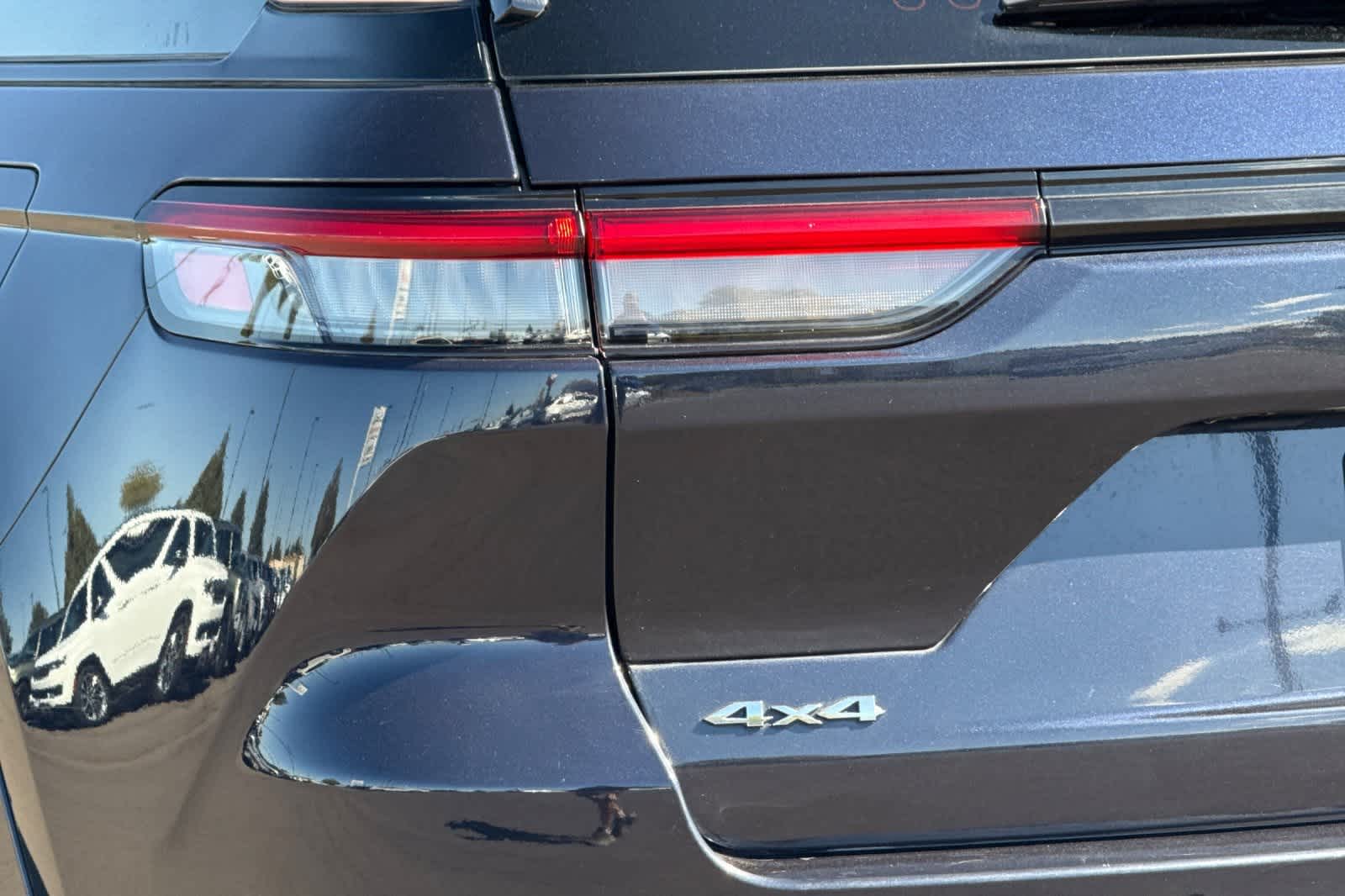 Thumbnail: 2023 Jeep Grand Cherokee - 32