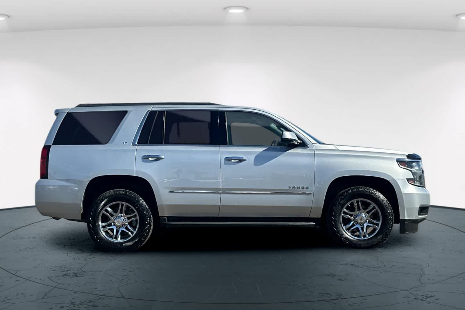 Thumbnail: 2020 Chevrolet Tahoe - 6
