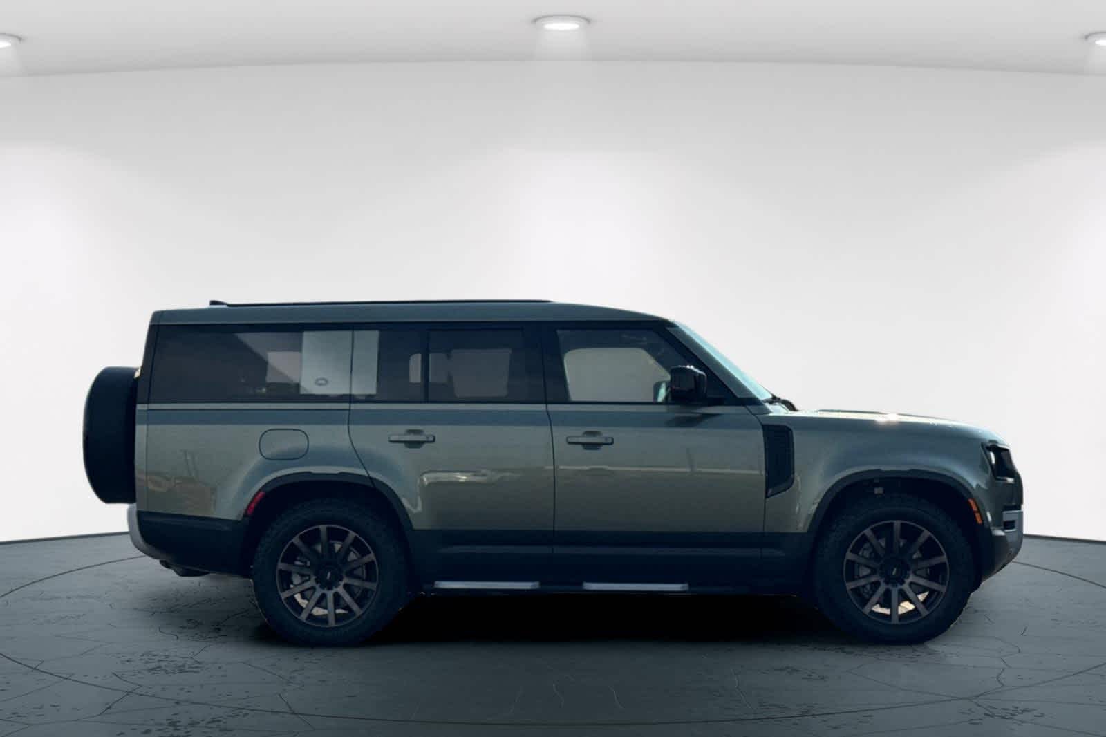 Thumbnail: 2024 Land Rover Defender - 6