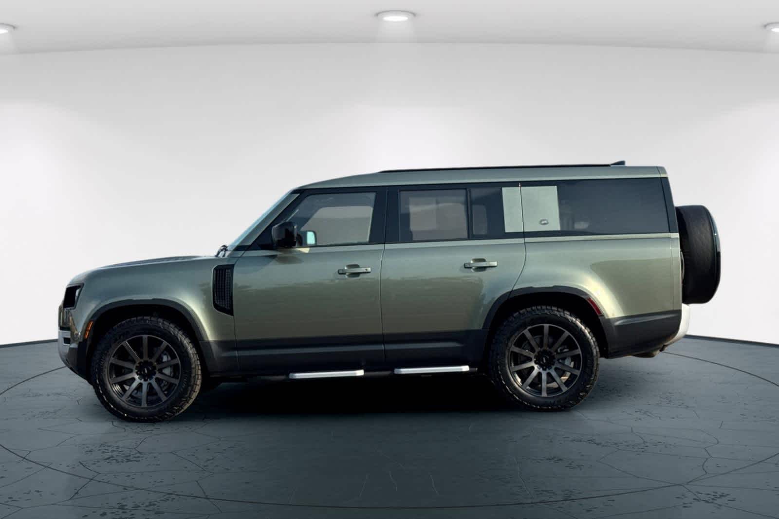Thumbnail: 2024 Land Rover Defender - 9