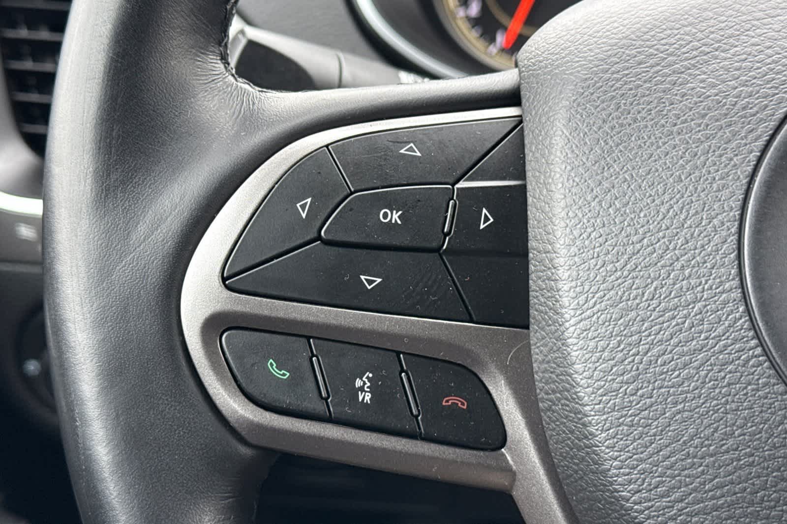 Thumbnail: 2021 Jeep Cherokee - 26