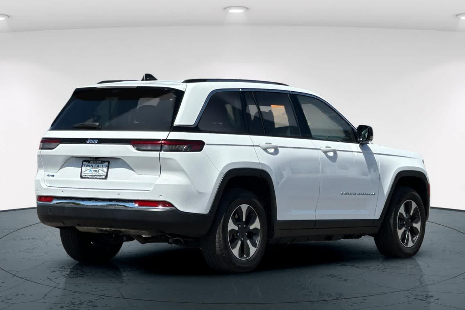 Thumbnail: 2022 Jeep Grand Cherokee - 2