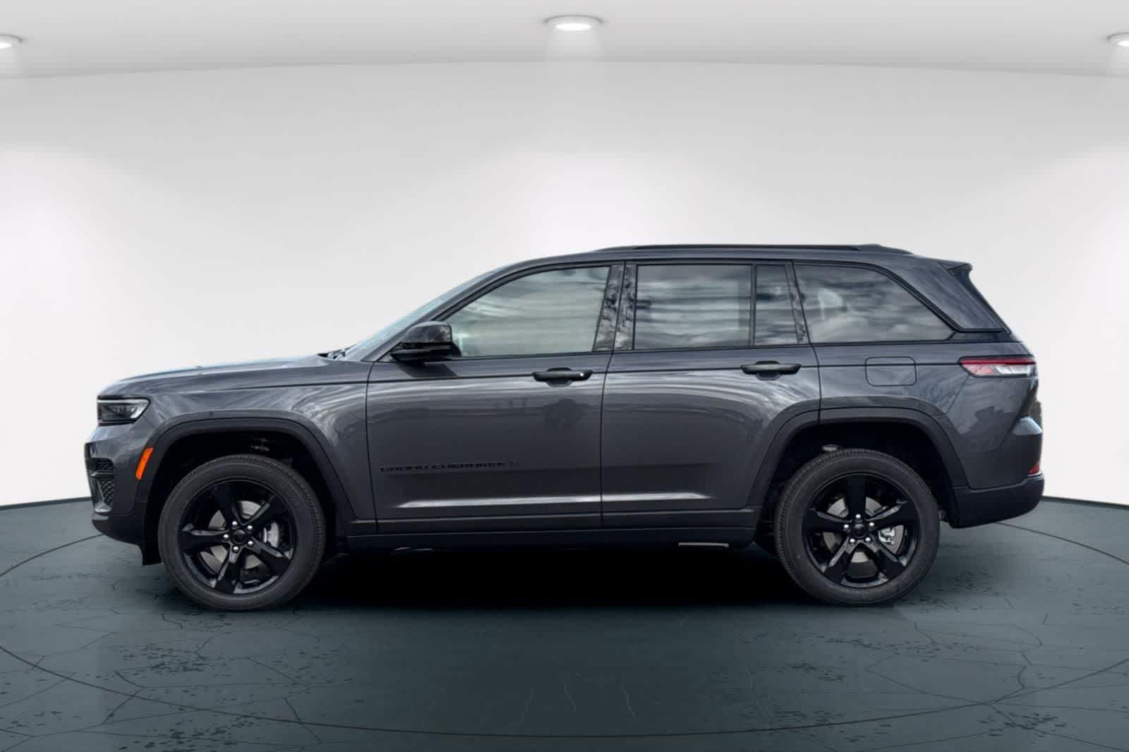Thumbnail: 2025 Jeep Grand Cherokee - 9