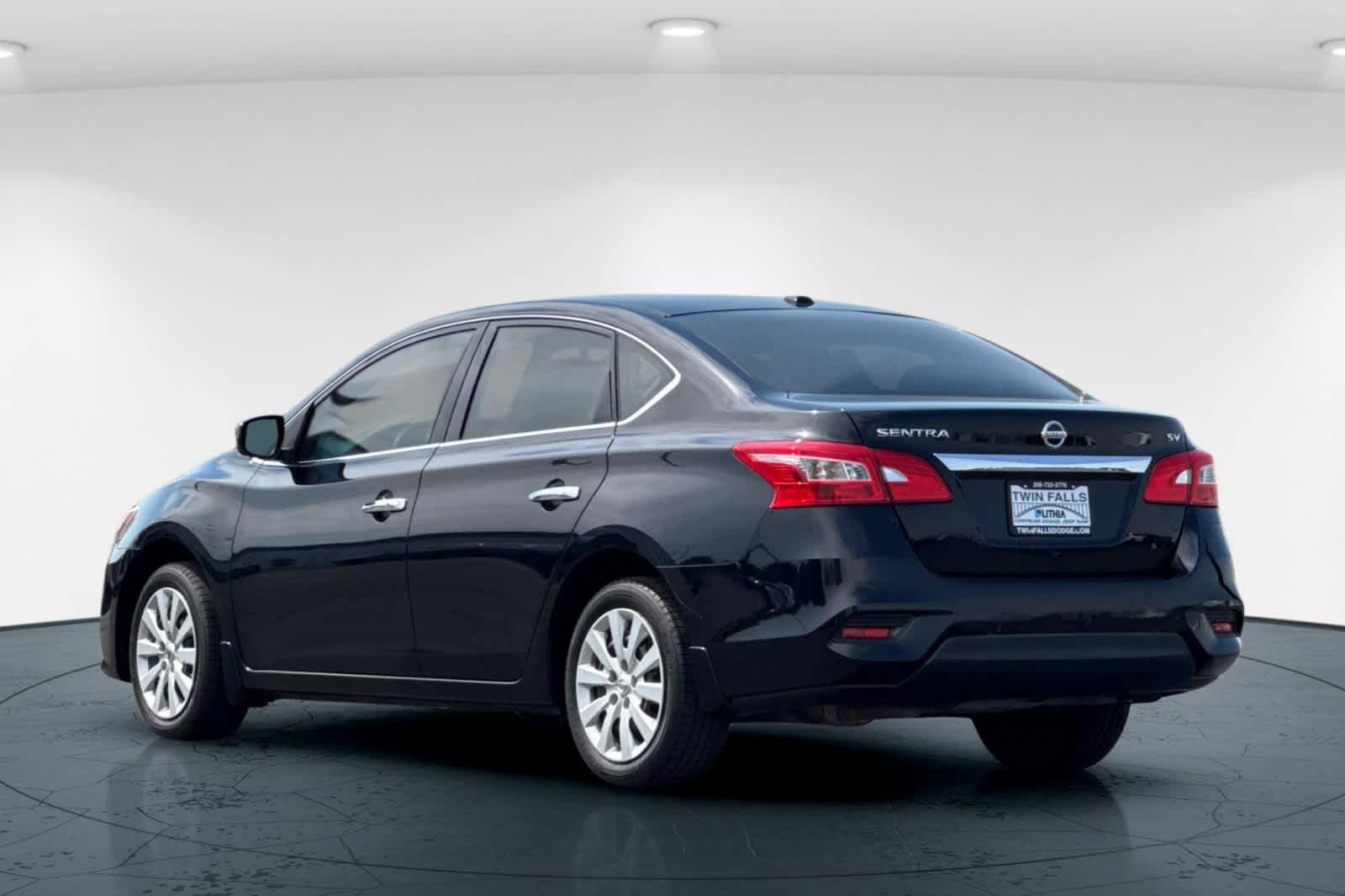 Thumbnail: 2016 Nissan Sentra - 8