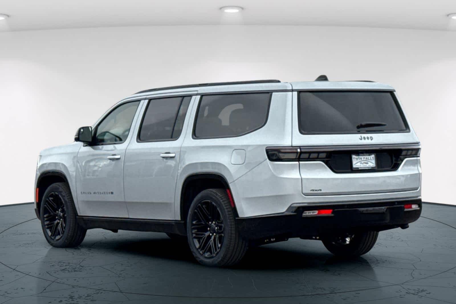 Thumbnail: 2026 Jeep Grand Wagoneer - 8