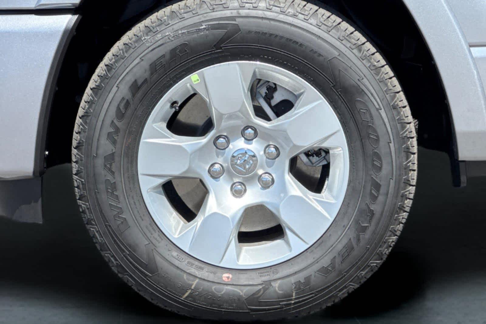 Thumbnail: 2025 RAM 1500 - 29