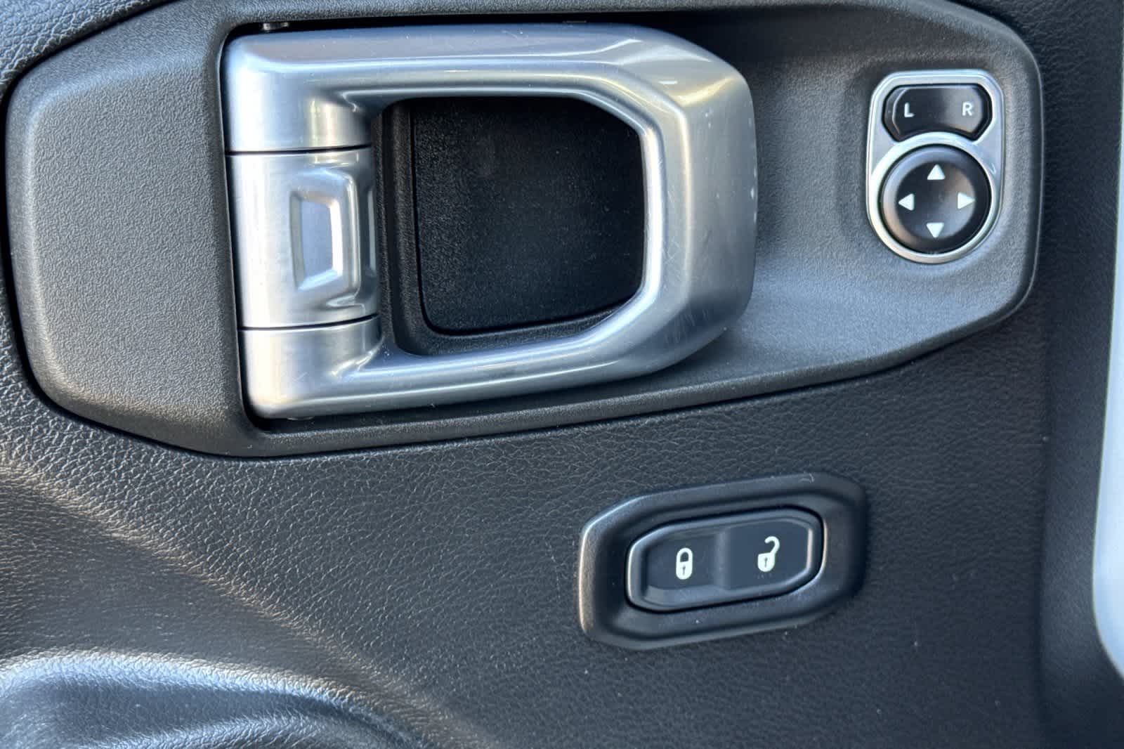 2021 Jeep Gladiator Sport 13