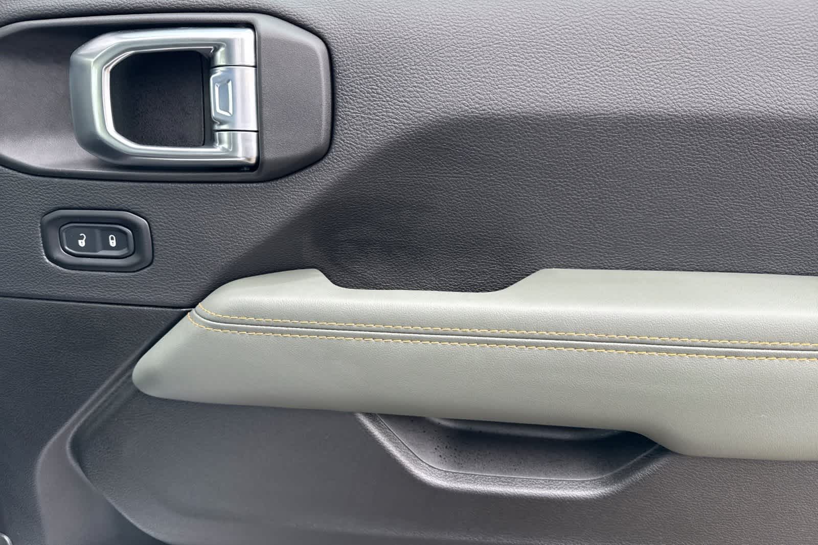 Thumbnail: 2026 Jeep Gladiator - 18