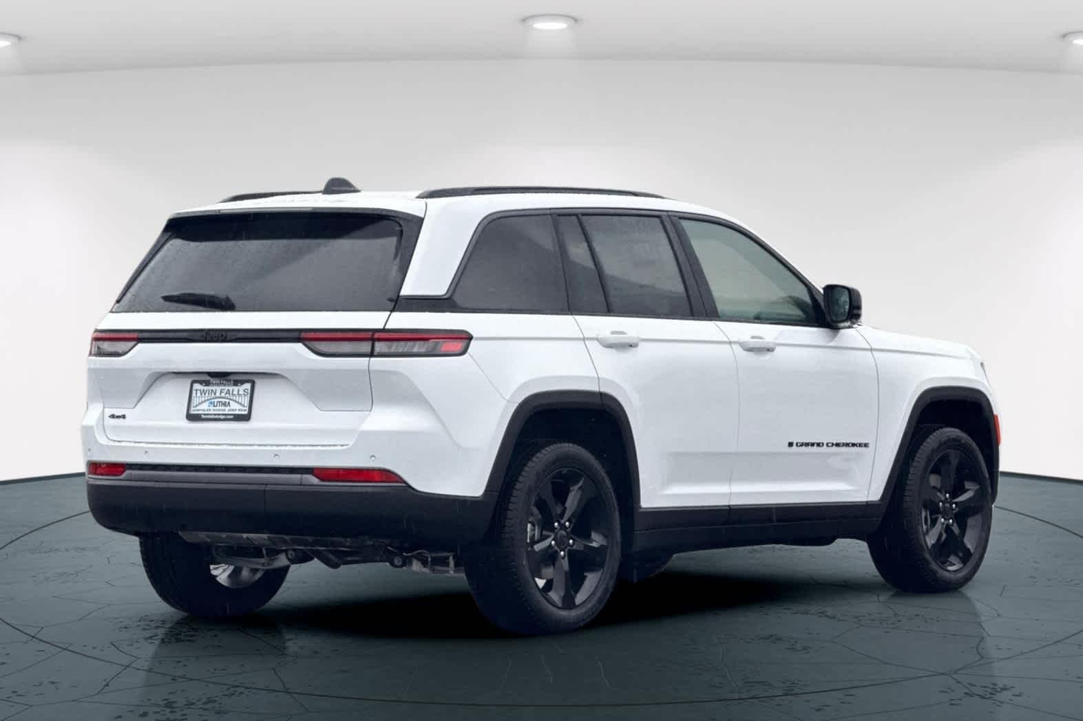 Thumbnail: 2026 Jeep Grand Cherokee - 2