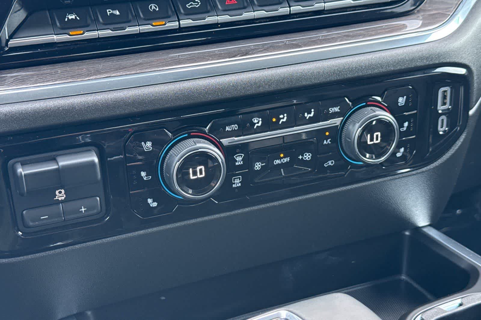 Thumbnail: 2023 Chevrolet Silverado 1500 - 21