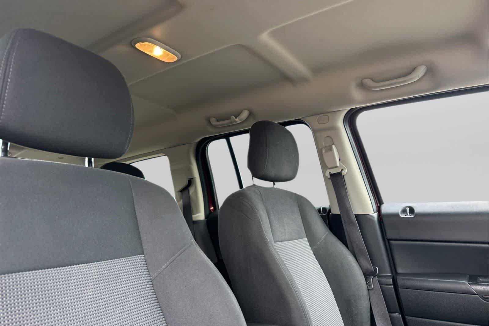 Thumbnail: 2016 Jeep Patriot - 17