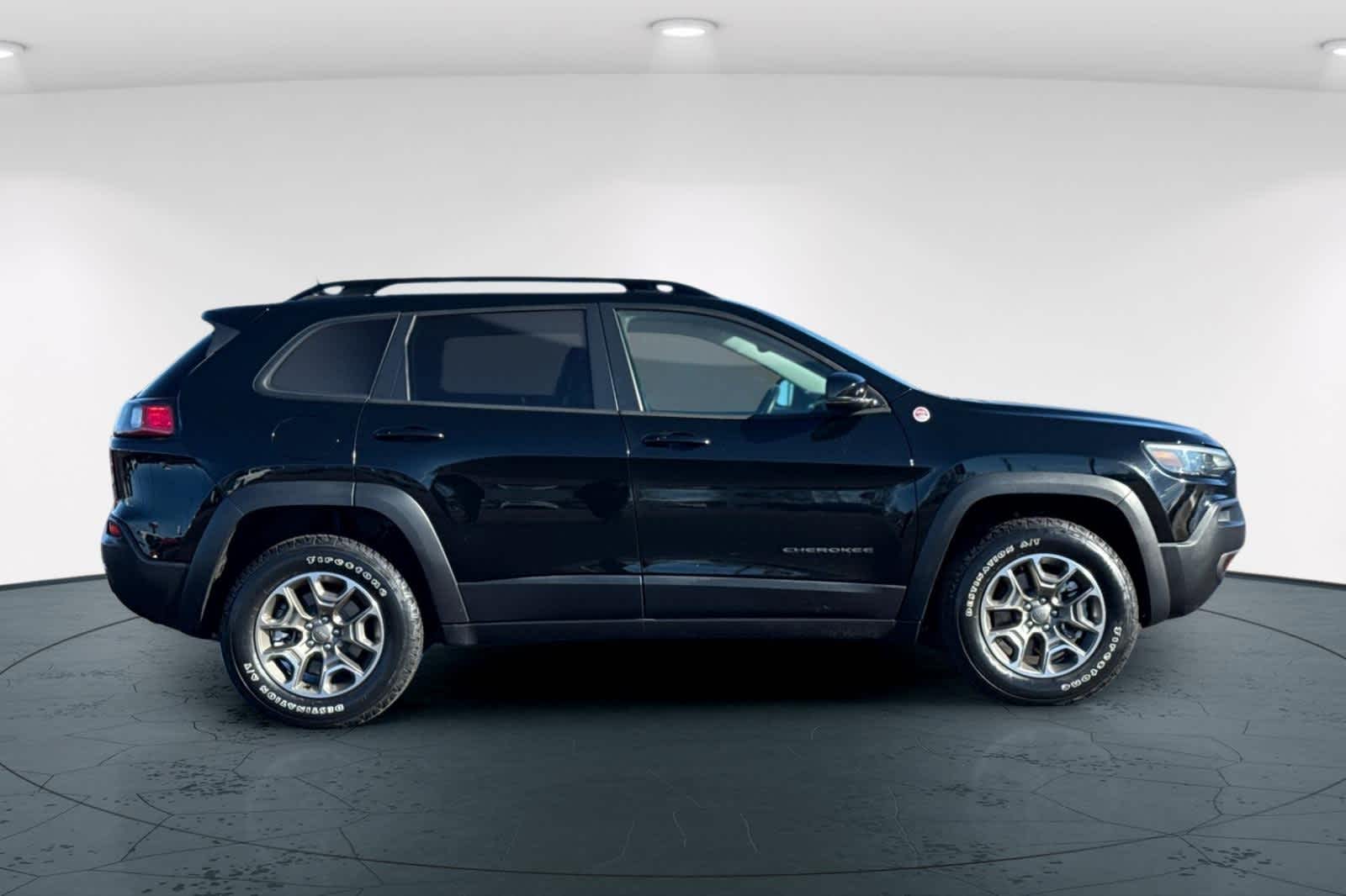 Thumbnail: 2022 Jeep Cherokee - 6