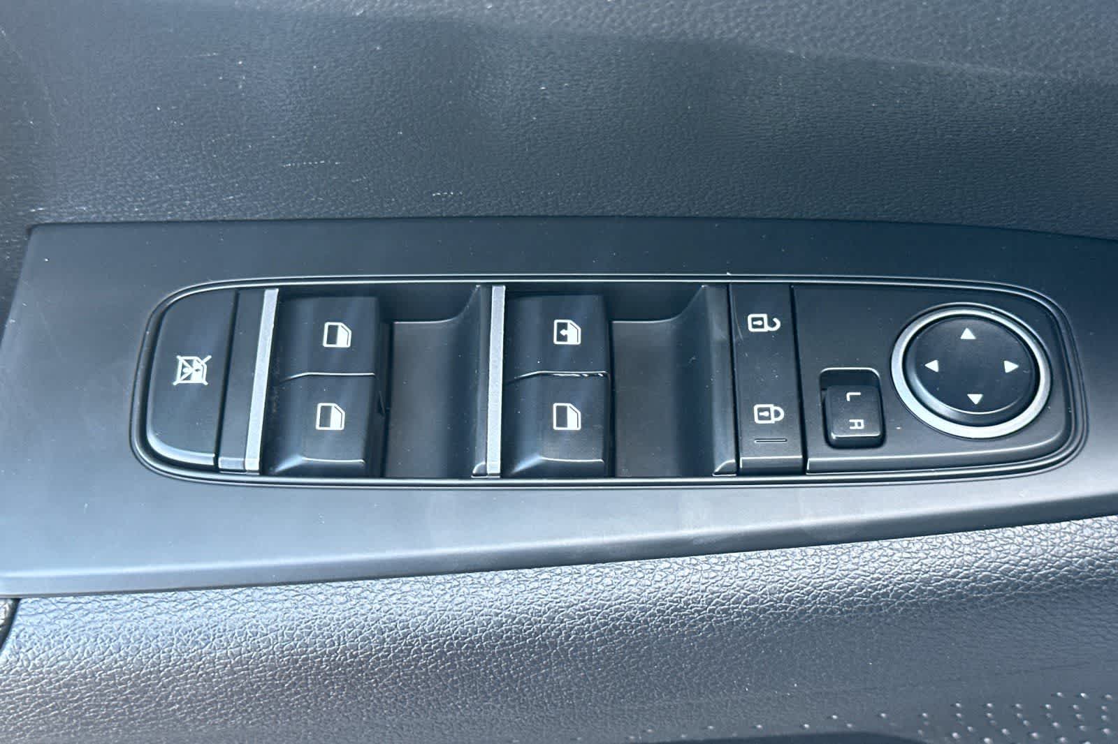 Thumbnail: 2023 Kia Forte - 13