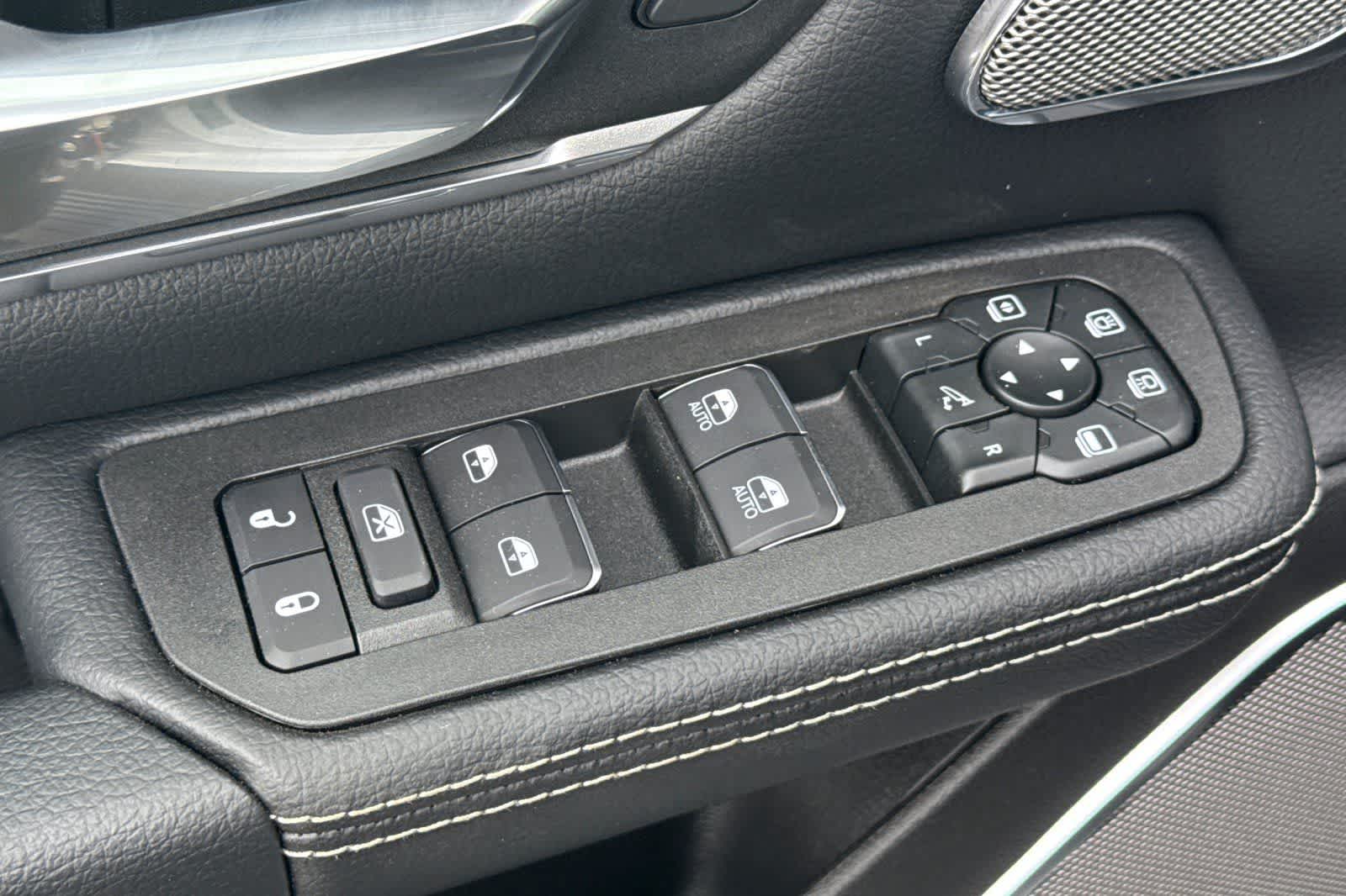 Thumbnail: 2026 RAM 1500 - 13