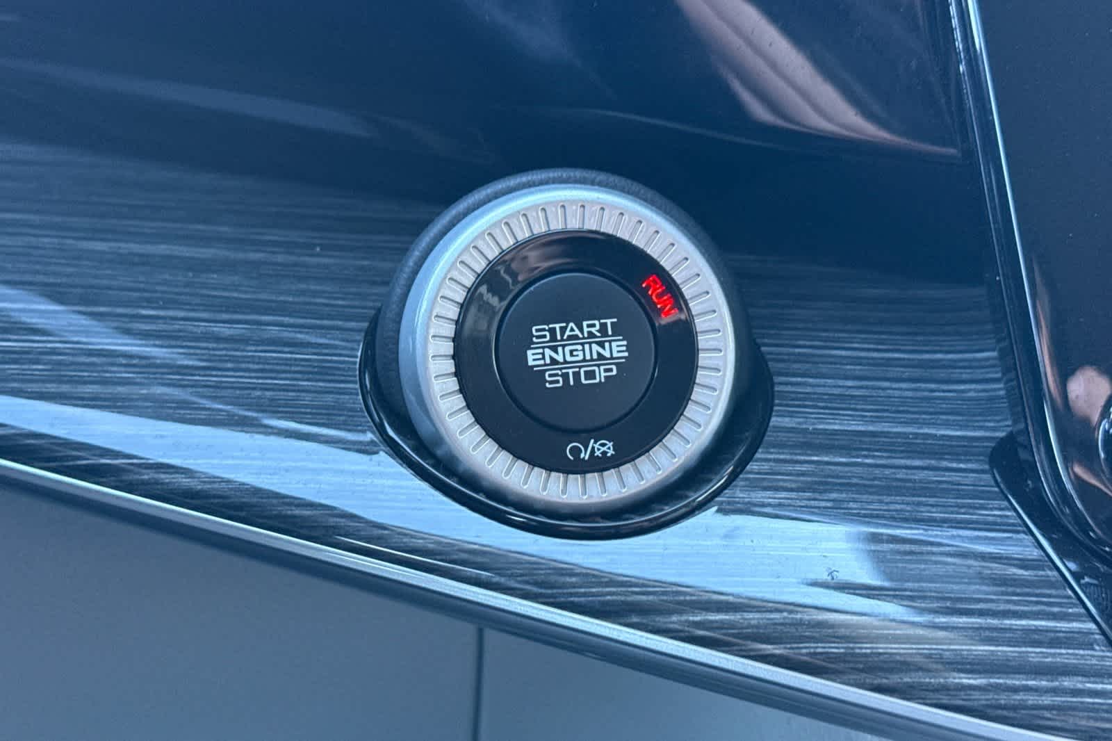 Thumbnail: 2022 Jeep Wagoneer - 26