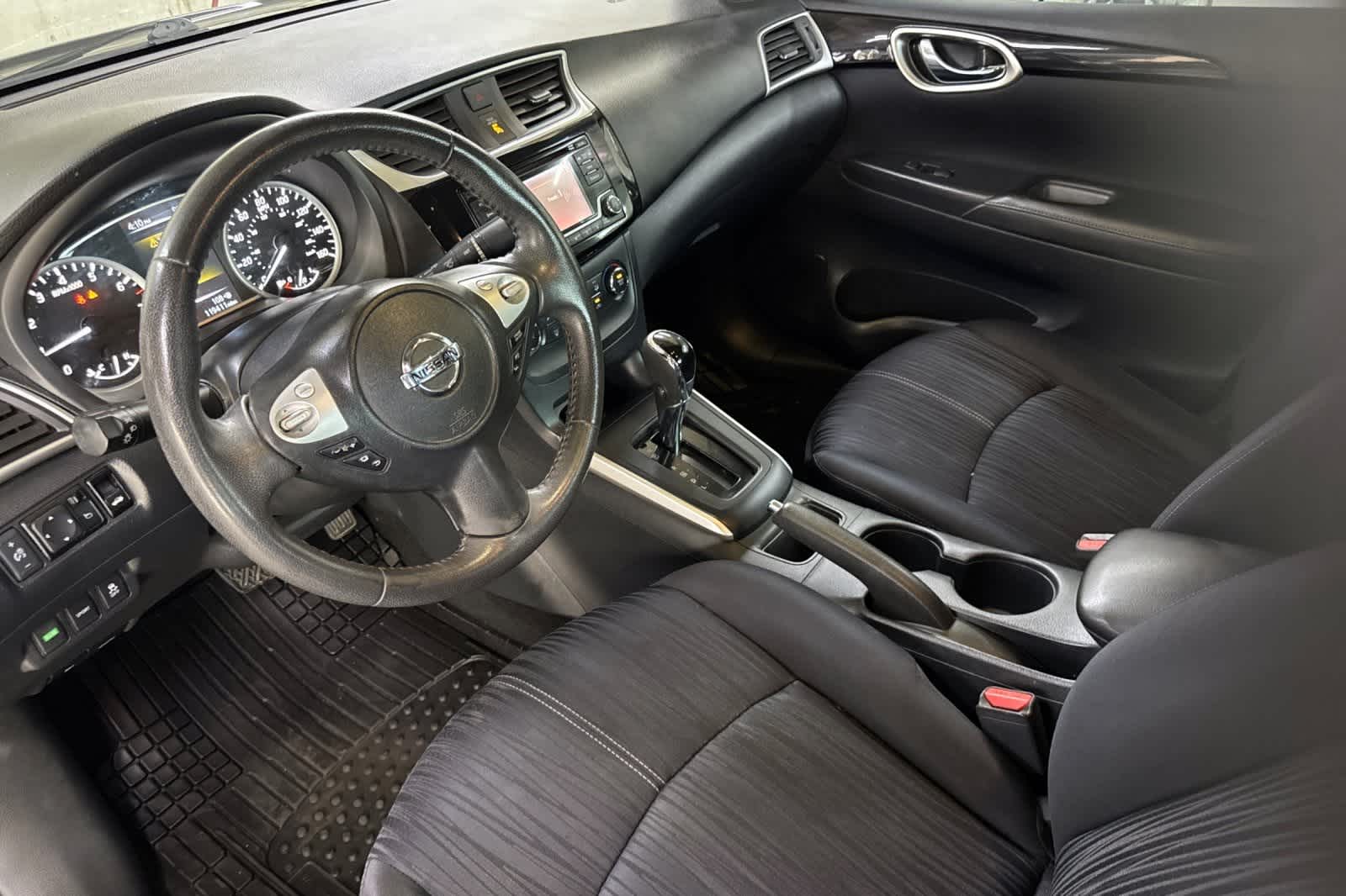 Thumbnail: 2016 Nissan Sentra - 11