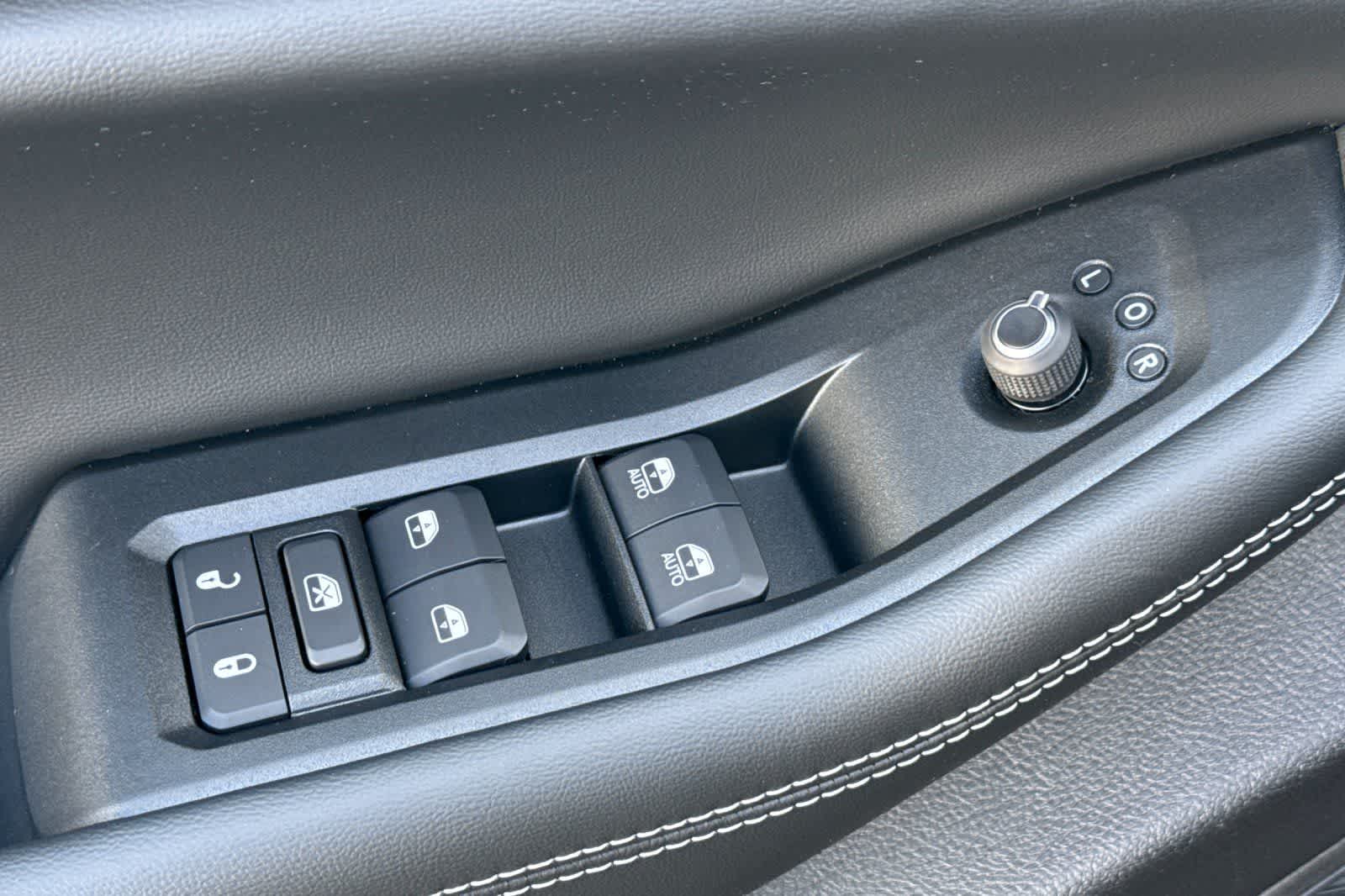 Thumbnail: 2026 Jeep Grand Cherokee - 13