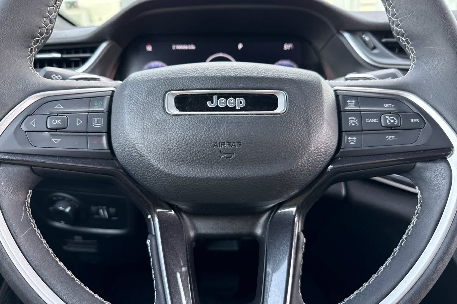 Thumbnail: 2023 Jeep Grand Cherokee - 25