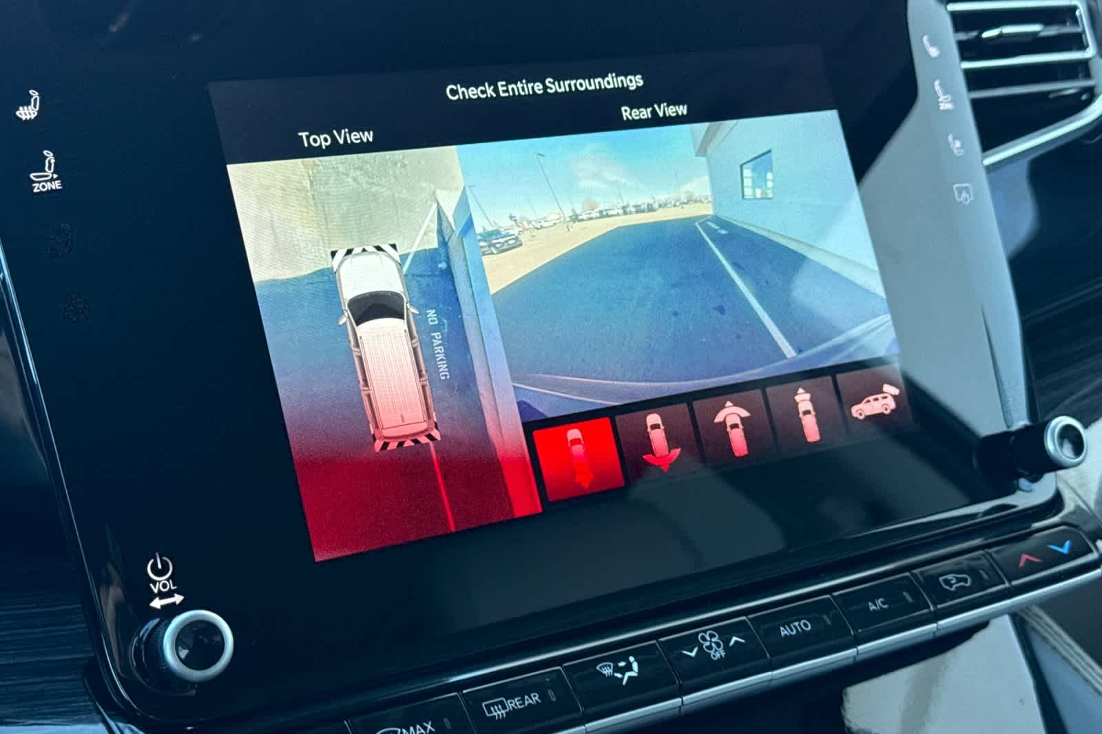 Thumbnail: 2022 Jeep Wagoneer - 23