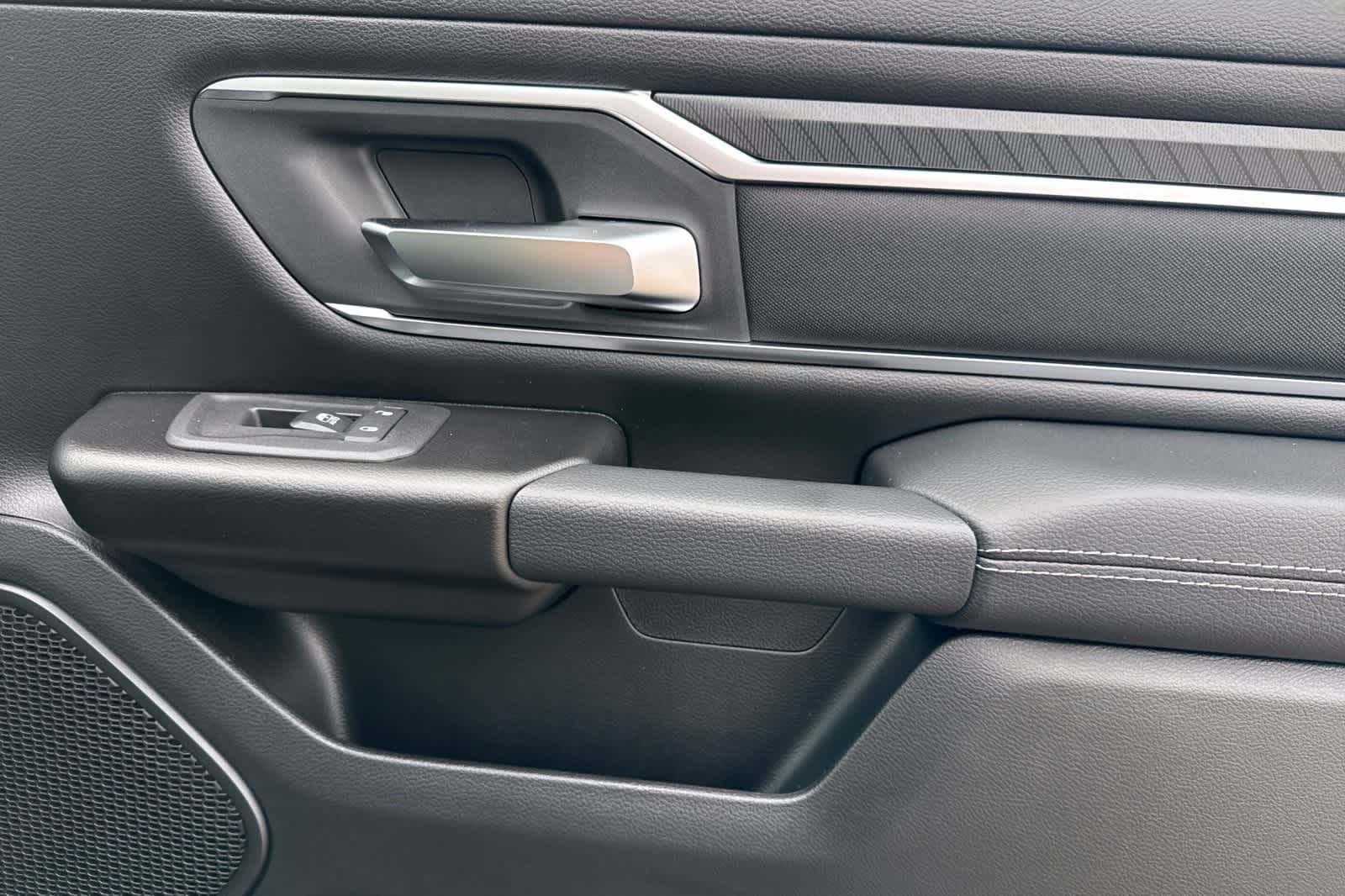 Thumbnail: 2026 RAM 1500 - 18