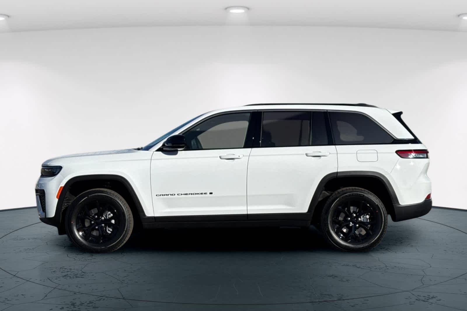 Thumbnail: 2026 Jeep Grand Cherokee - 9