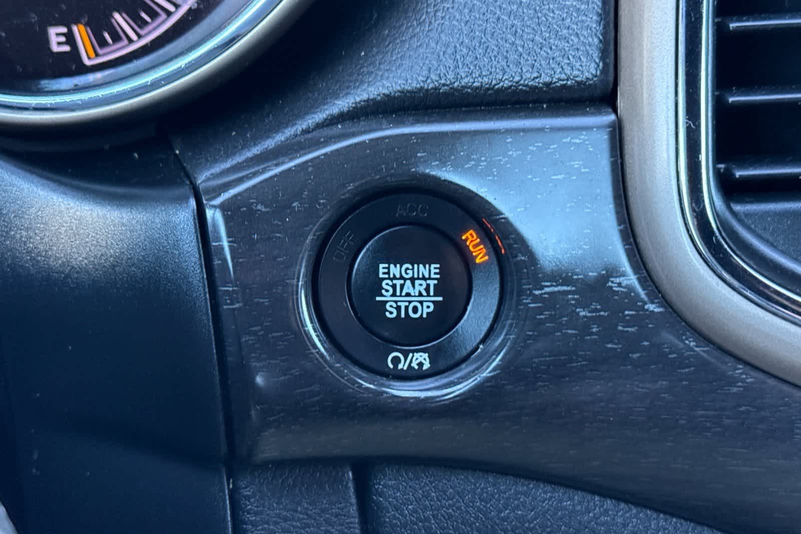 Thumbnail: 2017 Jeep Grand Cherokee - 24