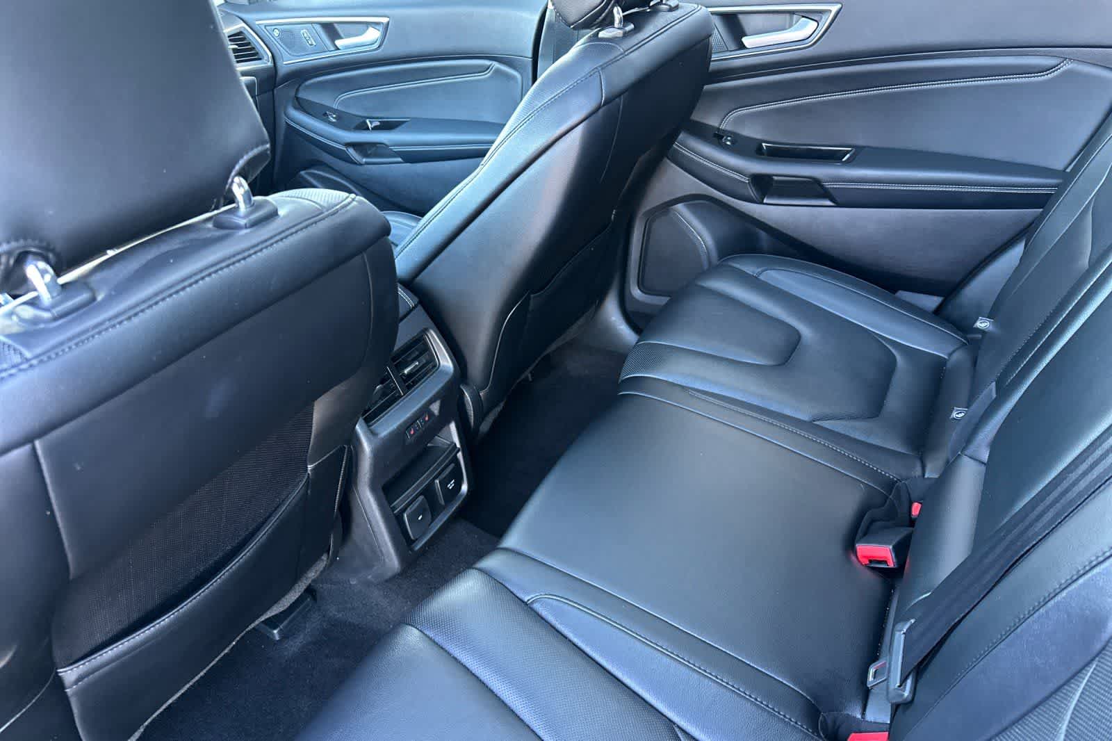 Thumbnail: 2019 Ford Edge - 4