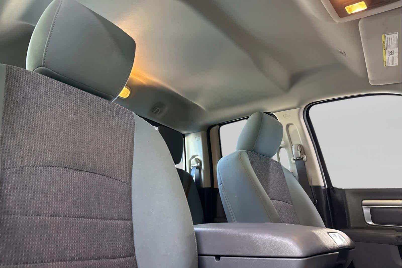 Thumbnail: 2019 RAM 1500 Classic - 16