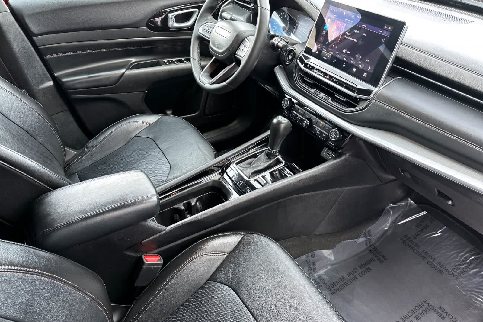 Thumbnail: 2023 Jeep Compass - 17