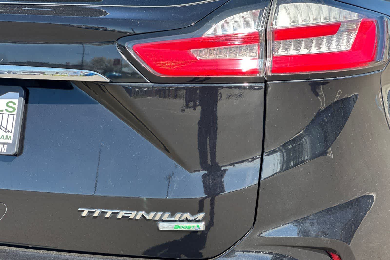 Thumbnail: 2019 Ford Edge - 32