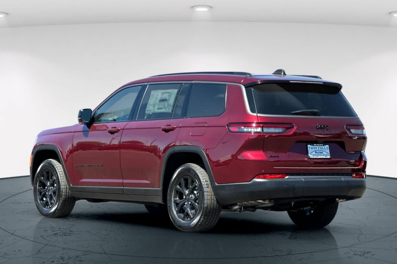 Thumbnail: 2026 Jeep Grand Cherokee - 8