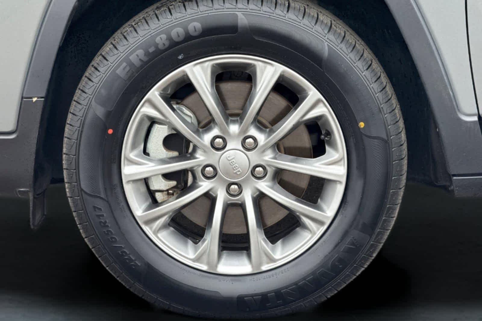 Thumbnail: 2021 Jeep Cherokee - 30