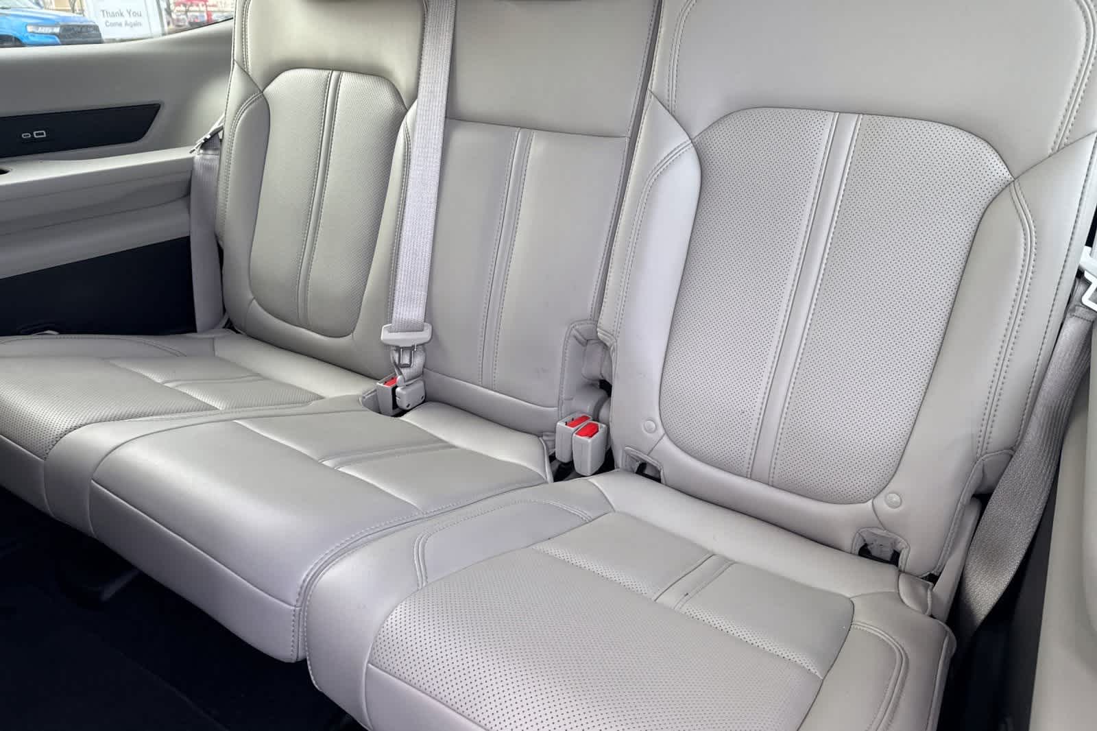 Thumbnail: 2022 Jeep Wagoneer - 16