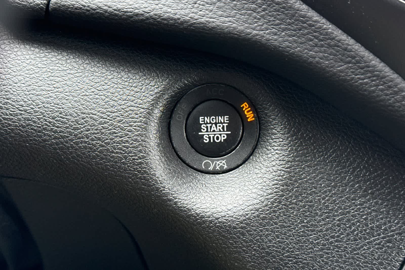 Thumbnail: 2021 Jeep Cherokee - 24