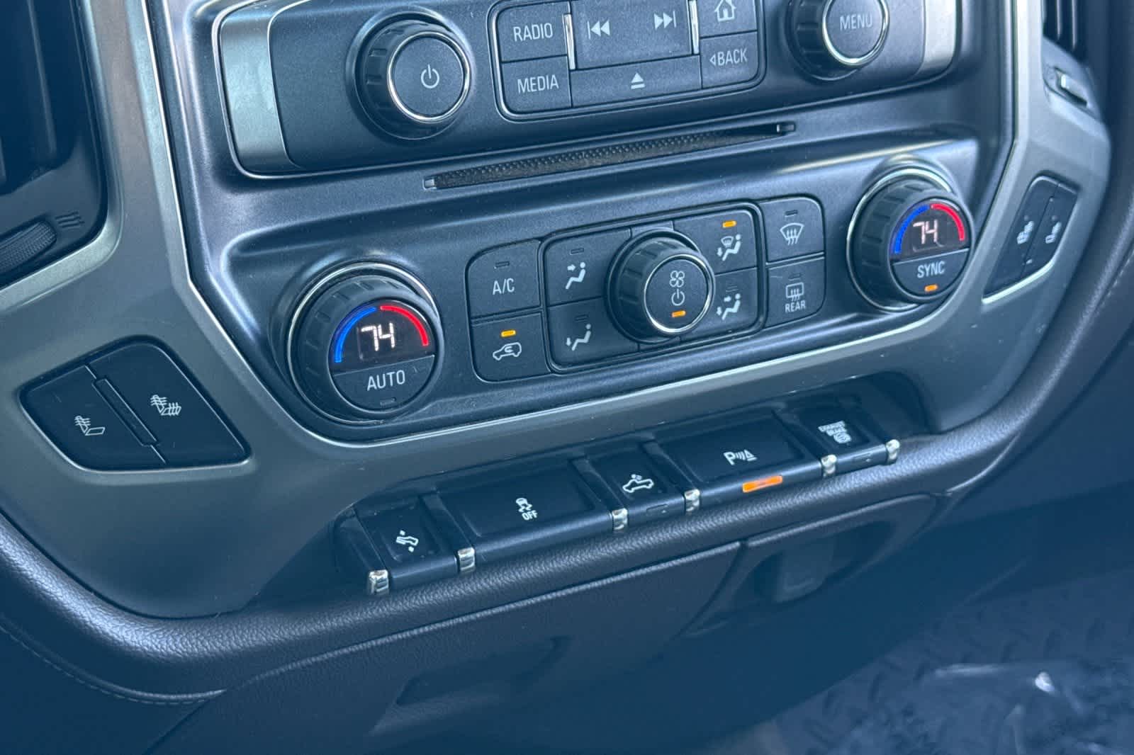 Thumbnail: 2017 Chevrolet Silverado 2500 - 21