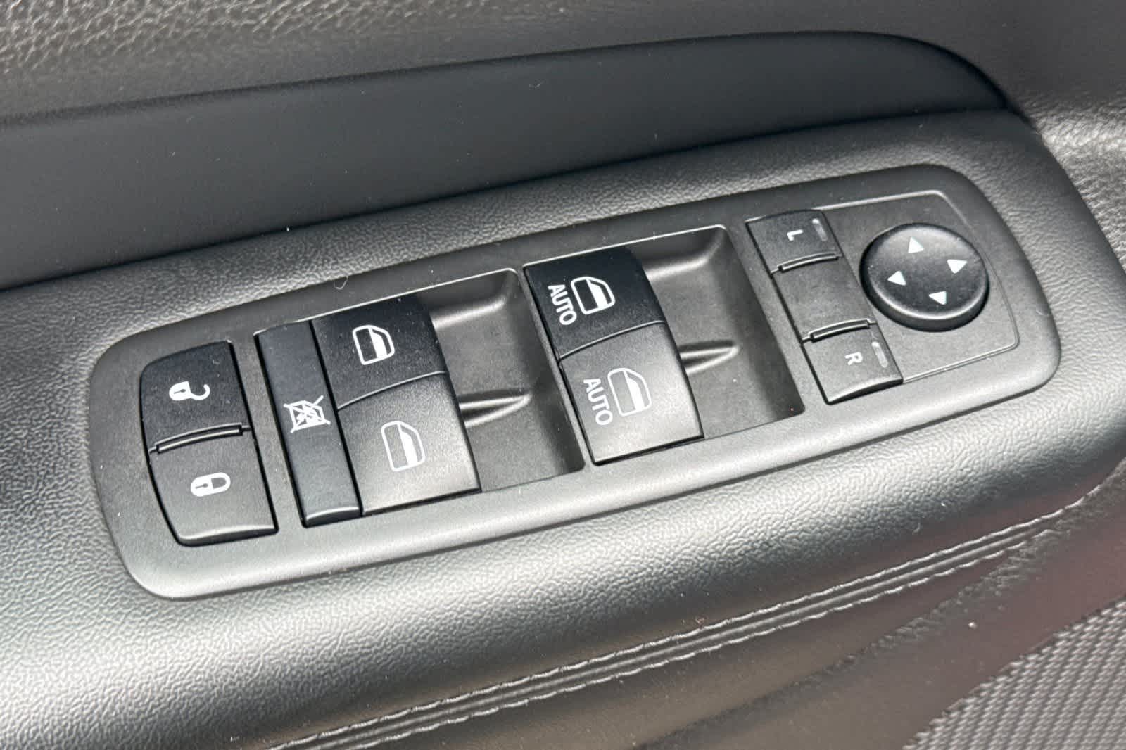 Thumbnail: 2019 Jeep Grand Cherokee - 13