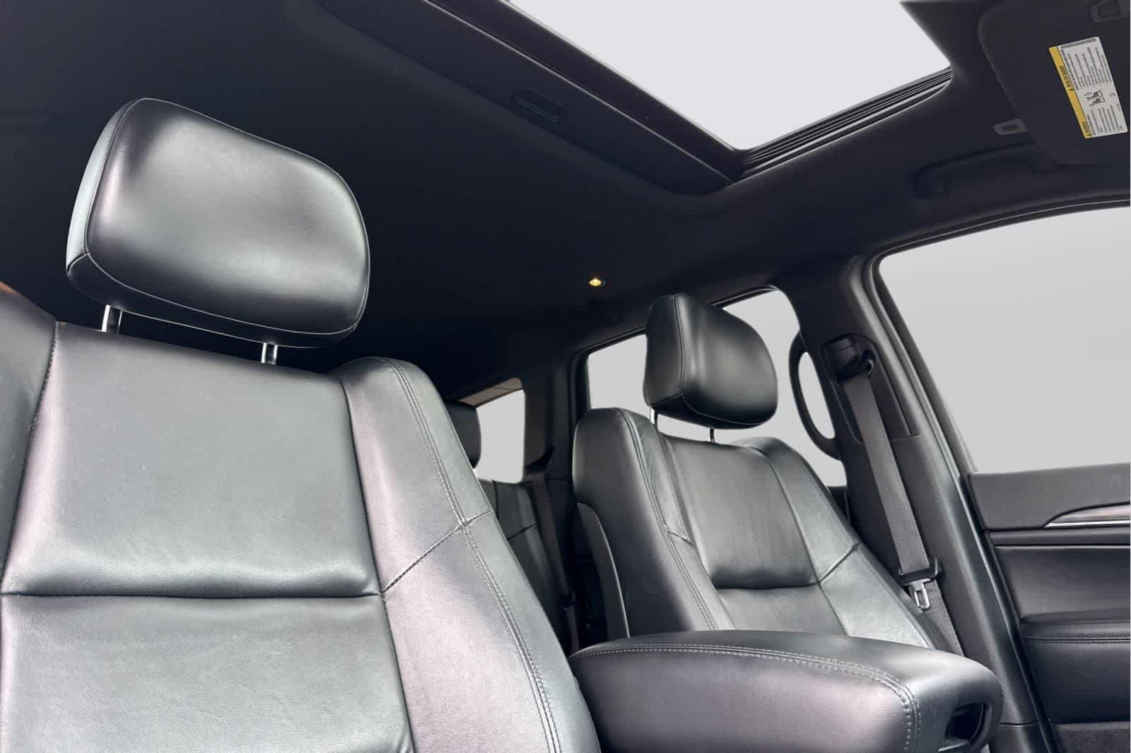 Thumbnail: 2022 Jeep Grand Cherokee - 18